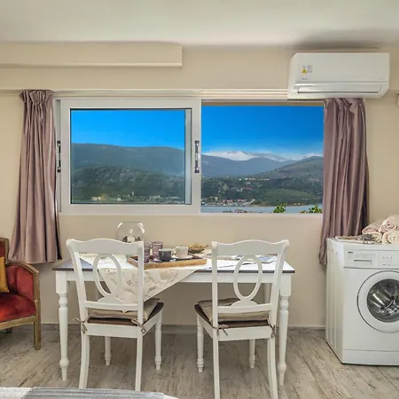 Aphrodite Superb Sea View Lejlighed *